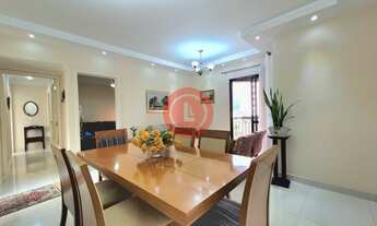 Imagem 2: Apartamento reformado de 96m2 com 3 quartos, sendo uma suíte, com sacada, em prédio com la