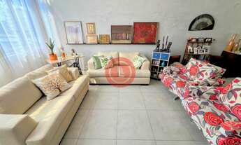 Imagem 3: Apartamento de 232m2, um por andar, 4 quartos (sendo um suíte), 1 vaga, andar alto em préd