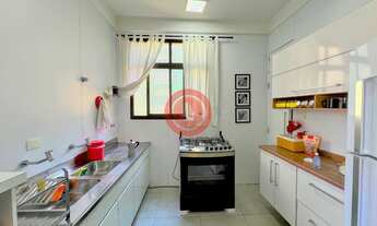 Imagem 7: Apartamento de 232m2, um por andar, 4 quartos (sendo um suíte), 1 vaga, andar alto em préd