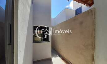 Imagem 4: Linda casa à venda com acabamento impecável e localização privilegiada