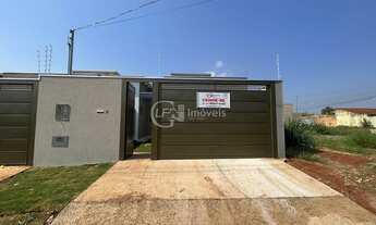 Imagem: Casa nova com 2 suítes