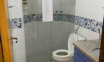 Imagem 3: 3 quartos sendo duas suítes vista lateral para o mar