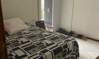 Imagem 4: 3 quartos sendo duas suítes vista lateral para o mar