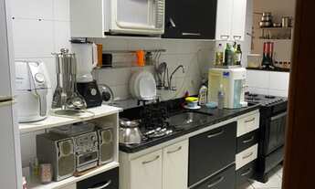 Imagem 7: 3 quartos sendo duas suítes vista lateral para o mar