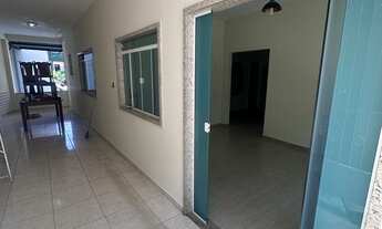 Imagem: Casa linear no primeiro pavimento composta