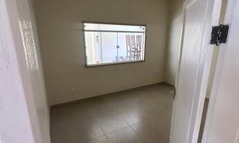 Imagem 7: Casa linear no primeiro pavimento composta de 3 quartos sendo uma suíte reformada piso em