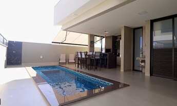 Imagem 6: Casa com Móveis Planejados à Venda Cond. Cyrela Buritis: 4 suítes, Área gourmet com Churra