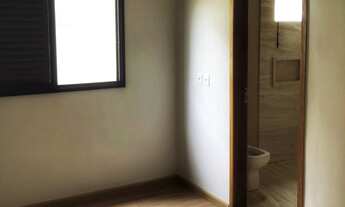 Imagem 5: Casa à Venda com 3 suítes, 4 vagas, Área Gourmet com Churrasqueira e Ofurô em Condomínio F