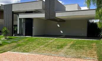 Imagem 1: Casa com 3 suítes com closet à Venda no Condomínio Alphaville I Zona Leste de Uberlândia!