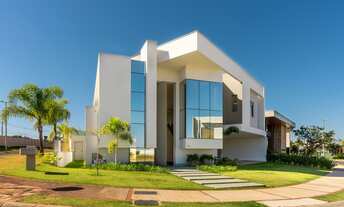 Imagem: Casa Duplex de esquina com 5 suítes à