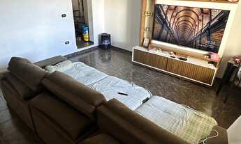 Imagem: Espaçoso Sobrado de 3 Andares no Bairro