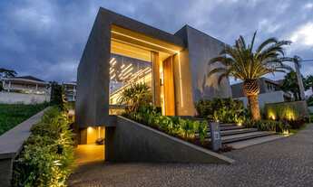 Imagem 7: Venha conhecer essa incrível mansão de alto padrão, com 05 suítes amplas e luxuosas, todas