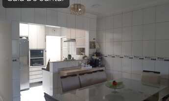 Imagem: Residência Tranquila e Moderna com 3 Dormitórios