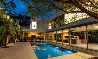 Imagem 4: Venha conhecer essa incrível mansão de alto padrão, com 05 suítes amplas e luxuosas, todas