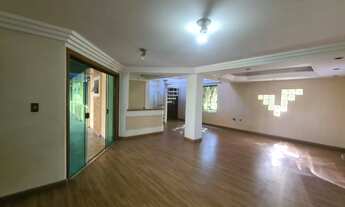 Imagem: Venda de Casa com 3 Suítes e Piscina no