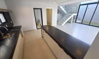 Imagem 6: Casa de Alto Padrão com 340m² no Alphaville Nova Esplanada I Locação / Venda