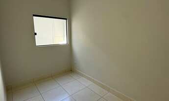 Imagem 7: Seu Novo Lar no Cajuru: Charmosa Casa com 2 Dormitórios e Espaço Aconchegante