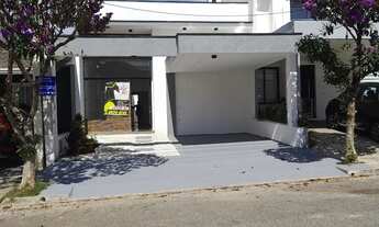 Imagem: Casa Terrea Localizada no Condomínio Horto