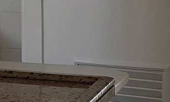 Imagem 4: Apartamento de 97m² Finamente Reformado e Planejado, com Vista Permanente para o Res 1