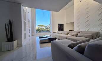 Imagem: Elegância Excepcional A Majestosa Mansão