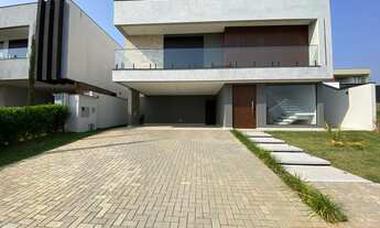 Imagem 2: Residência de Elegância Única: Casa Exclusiva no Alphaville com Design Sofisticado e Área