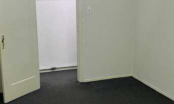 Imagem 4: Imóvel Comercial Versátil no Centro de Sorocaba com Edícula e Área de Luz