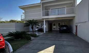 Imagem: Casa de 310m² Localizada no Condomínio