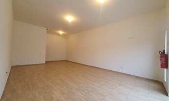 Imagem 2: Investimento à Beira-Mar: Prédio Moderno e Renda Garantida em Balneário Gaivotas