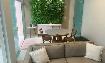 Imagem 6: Residência Exclusiva no Embaré: Elegância, Conforto e Sofisticação em Cada Detalhe