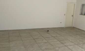 Imagem 4: Residência Exclusiva com Luxuoso Jardim e Ampla Área de Entretenimento no Condomínio Ibiti