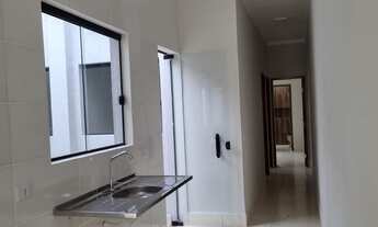 Imagem 6: Seu Novo Lar no Cajuru: Charmosa Casa com 2 Dormitórios e Espaço Aconchegante