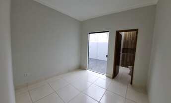 Imagem 5: Seu Novo Lar no Cajuru: Charmosa Casa com 2 Dormitórios e Espaço Aconchegante