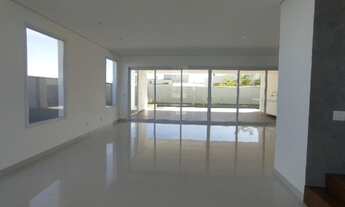 Imagem 6: Sobrado Impecável no Alphaville 1 ? 4 Suítes, Pé Direito Duplo e Design Moderno