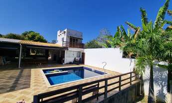 Imagem 2: Chácara dos Sonhos com Piscina e Área Gourmet ? Porteira Fechada, a 3 Minutos do Centro de