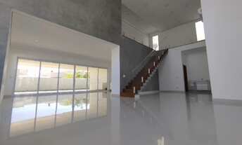 Imagem 4: Sobrado Impecável no Alphaville 1 ? 4 Suítes, Pé Direito Duplo e Design Moderno