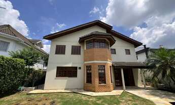 Imagem 2: Casa Exclusiva em Tamboré, Santana de Parnaíba - Rodeada de Verde