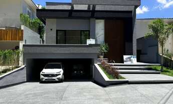 Imagem 1: Casa Nova Planejada em Alphaville - 4 Dormitórios, 2 Suítes, Área de Lazer Completa e 4 Va