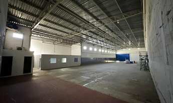 Imagem 5: Galpão Industrial e Comercial 825m² - Acesso Fácil à Dutra