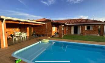 Imagem 1: Casa de Campo com Piscina em Araçoiaba da Serra - Loteamento Fechado