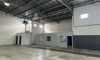 Imagem 4: Galpão Industrial e Comercial 825m² - Acesso Fácil à Dutra