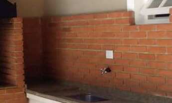 Imagem 6: Casa Luxuosa em Alphaville 5 - Santana de Parnaíba/SP, Frente à Praça, Com 4 Quartos e Laz