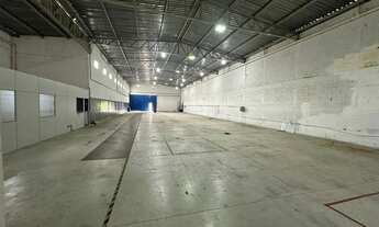 Imagem 3: Galpão Industrial e Comercial 825m² - Acesso Fácil à Dutra