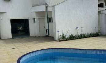 Imagem 2: Casa Arejada em Alphaville Residencial Dois - 4 Quartos, 2 Suítes, Área de Lazer Completa