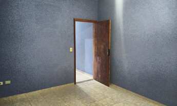 Imagem 6: Imóvel com 2 Dormitórios e Garagem para 2 Carros em Vila Almeida