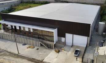 Imagem: Amplo Galpão Industrial com Estrutura Completa