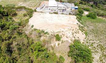 Imagem 2: Área Industrial de 3.742 m² com Excelente Topografia e Localização Privilegiada ao Lado de