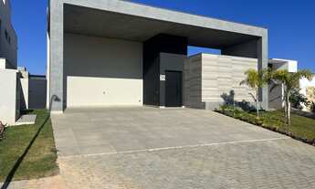 Imagem: Exclusiva Casa Térrea com 4 Suítes e Piscina