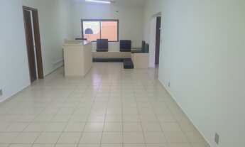 Imagem 7: Imóvel Comercial de Esquina no Campolim - 9 Salas, 2 Recepções e Estacionamento