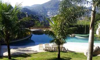 Imagem 4: Paraíso Ecológico em Alphaville: Mansão Sustentável com Vista Deslumbrante