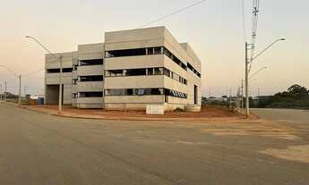 Imagem 5: Galpão Comercial de Alto Padrão com Estrutura Completa para Indústria